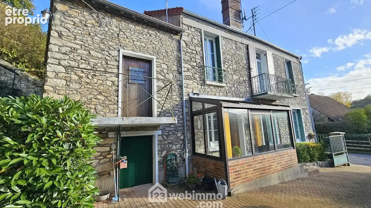 Venez visiter cette belle maison de 100 m². - Maison à MILLY-LA-FORET