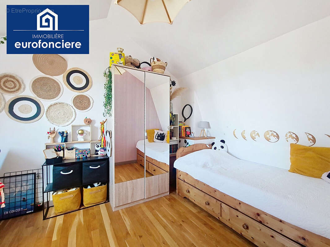 Maison à LA CHAPELLE-SAINT-LUC