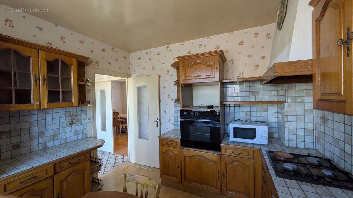 Maison à CHALUS