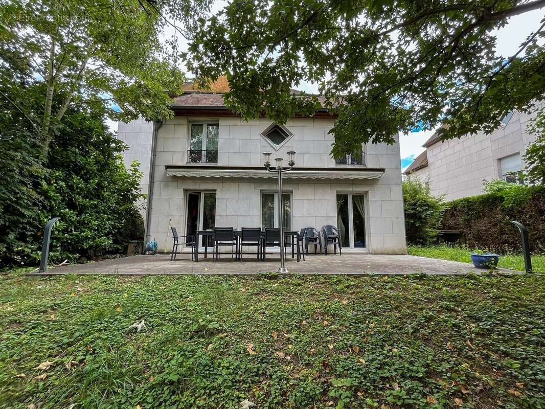 Appartement à LE RAINCY