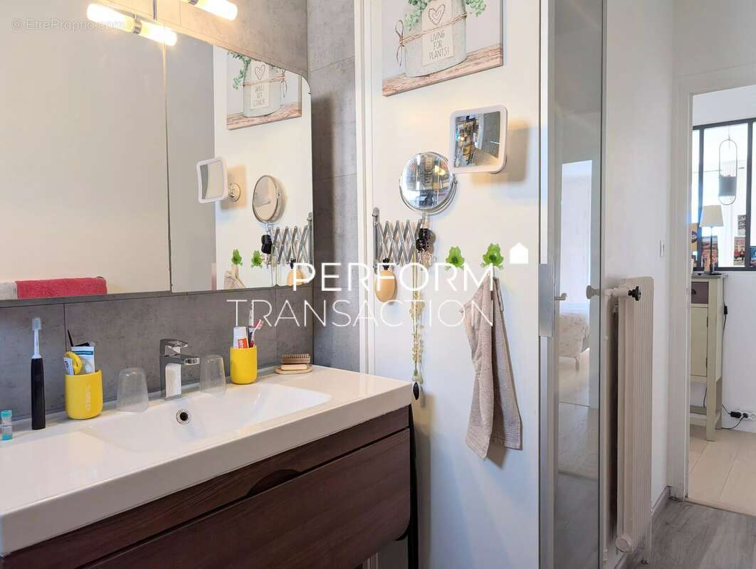 Appartement à MEYLAN