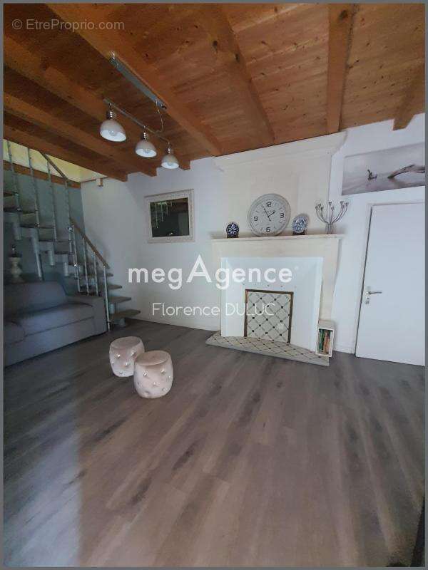 Charentaise renovees avec dependances et jardin - photo 7