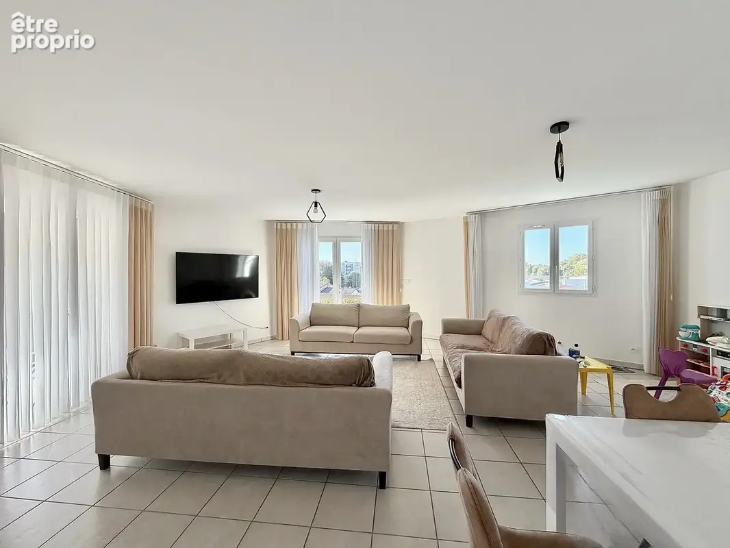 Maison 5 pièces 140 m² à vendre à Bourgoin-Jallieu (38300) - photo 3