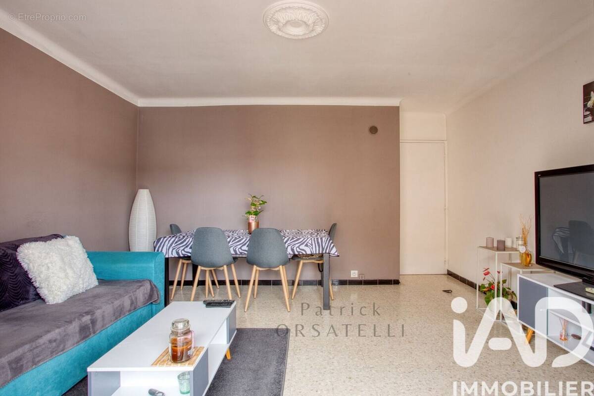 Photo 1 - Appartement à SAINT-RAPHAEL