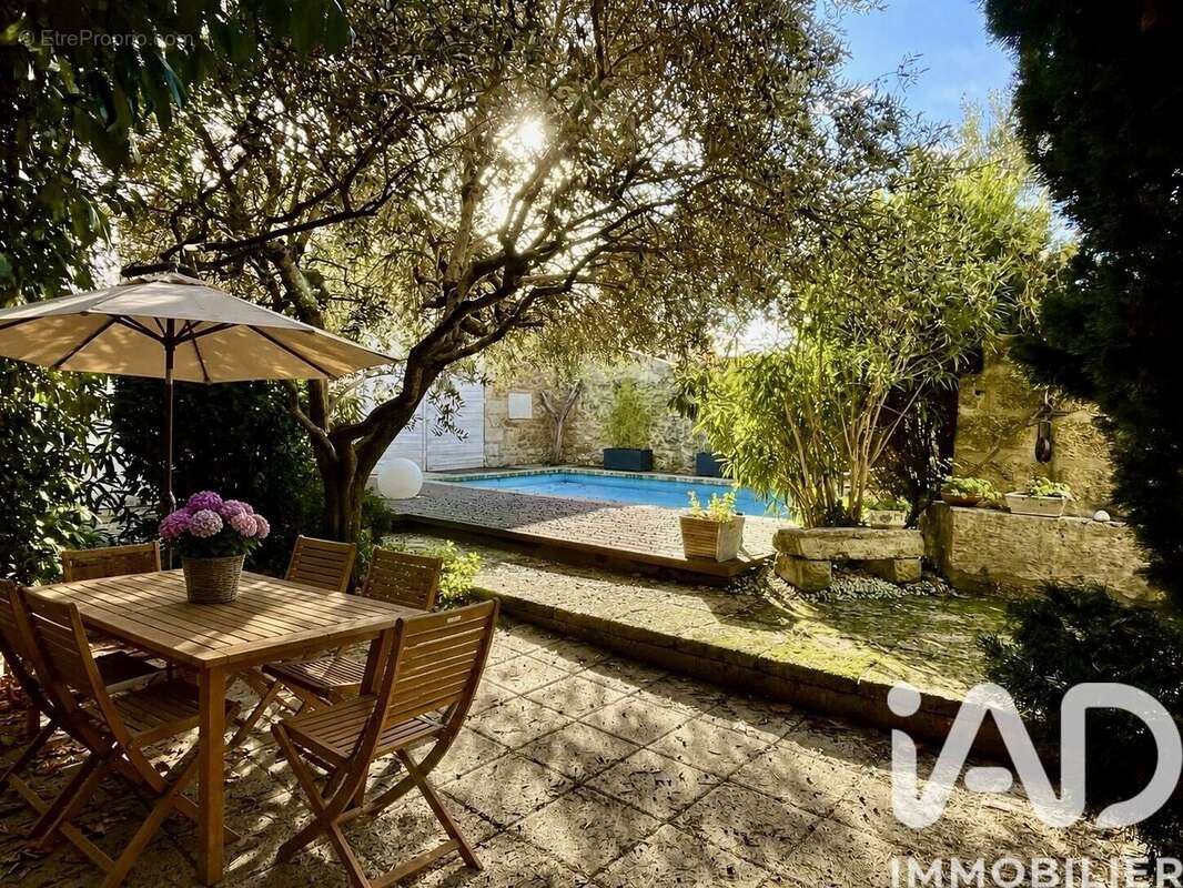 Maison 226 m² à Sanilhac-Sagries  - photo 2