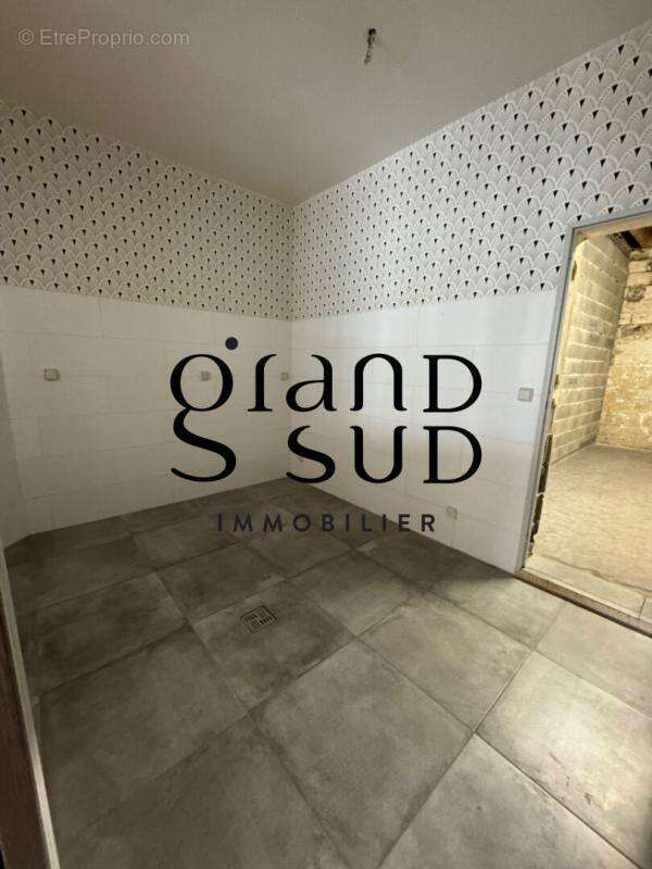 Commerce à LE GRAU-DU-ROI