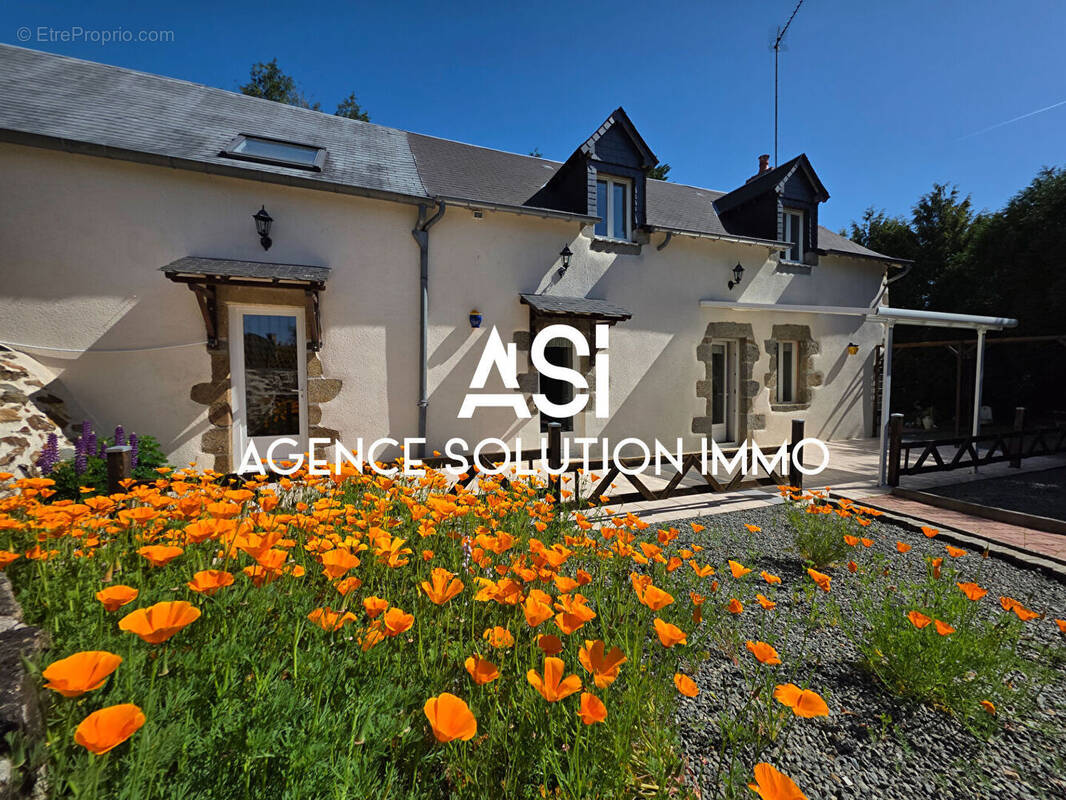 Maison à COURCITE
