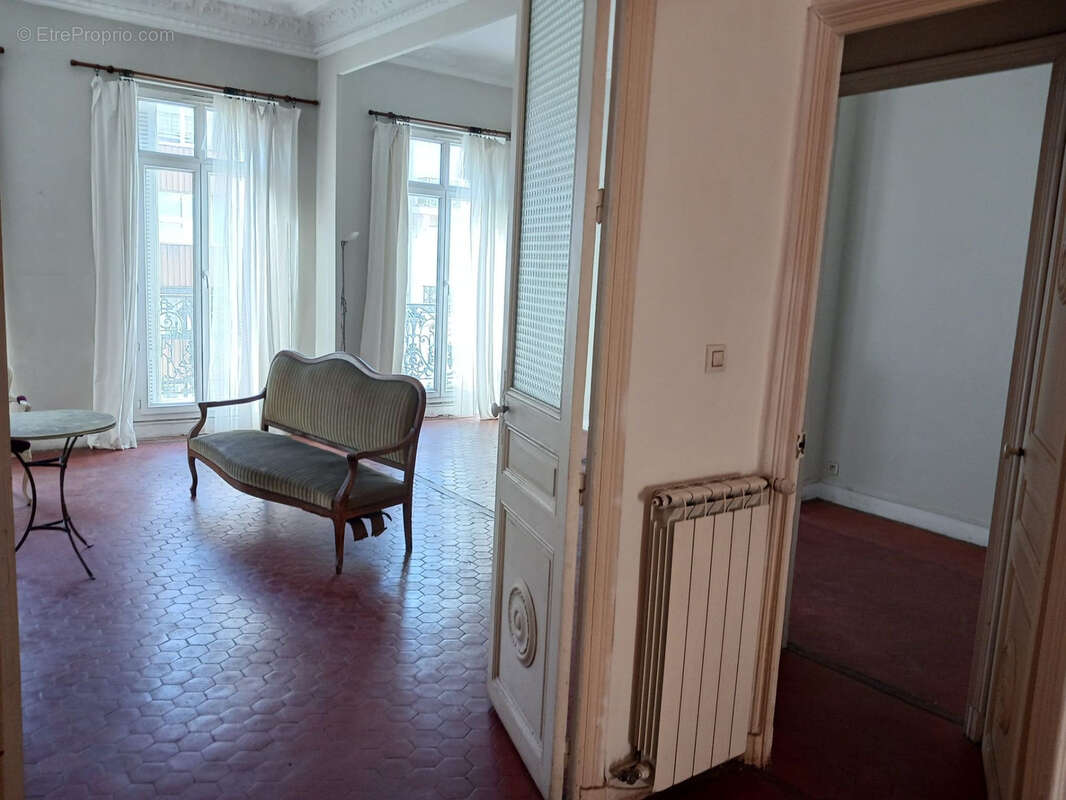 Appartement à MARSEILLE-6E