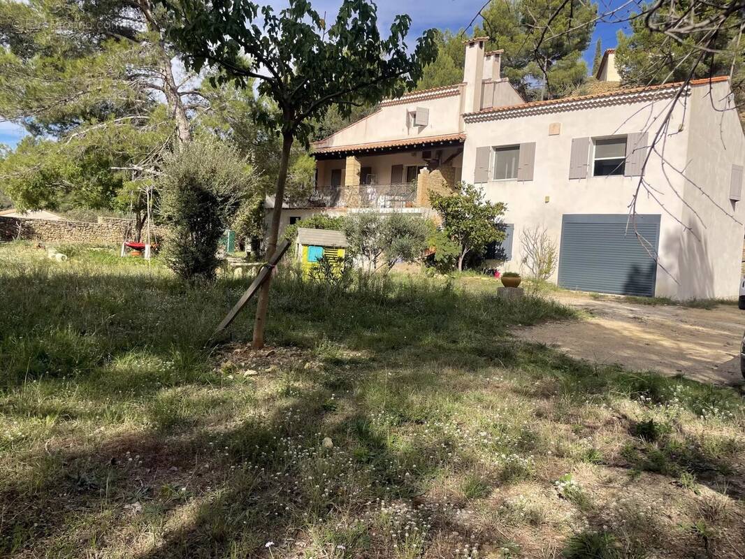 Maison à PELISSANNE