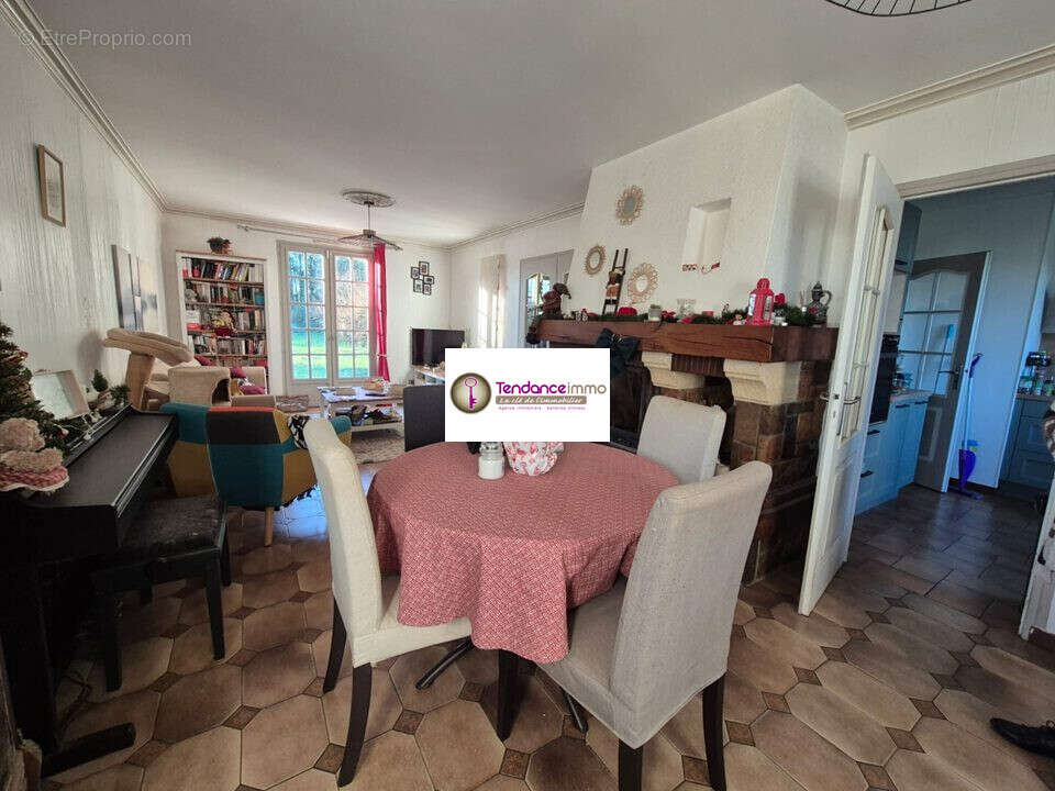 Maison à LE MELE-SUR-SARTHE