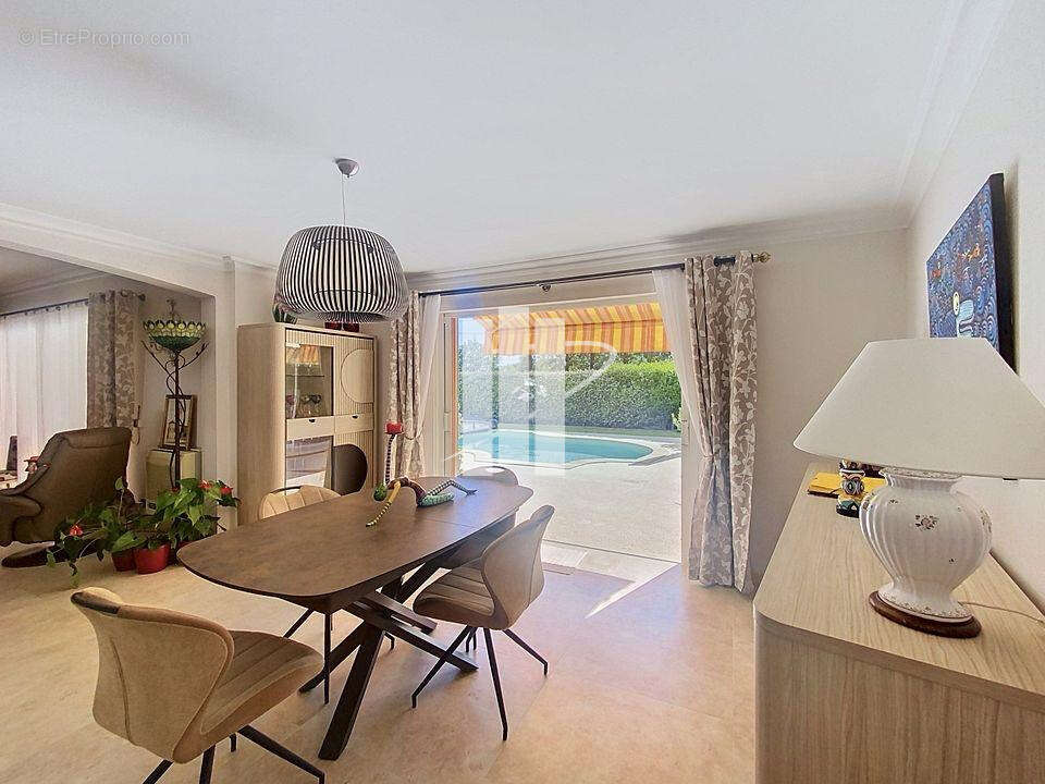 Maison à FREJUS