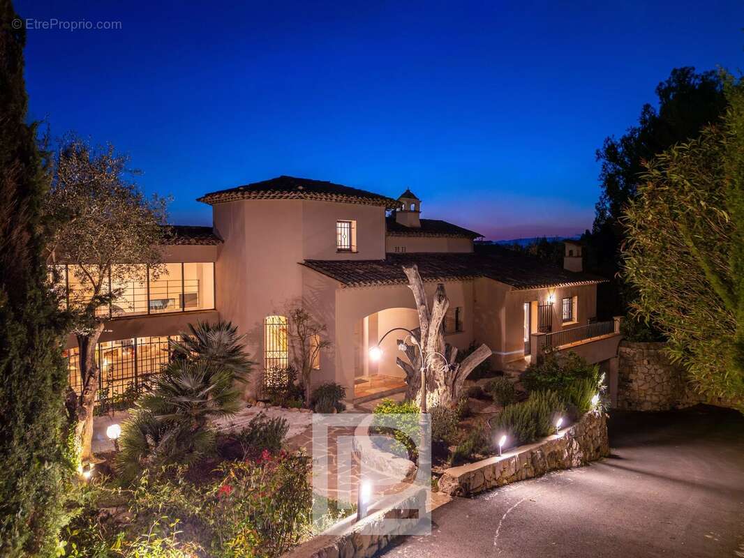 Maison à MOUGINS