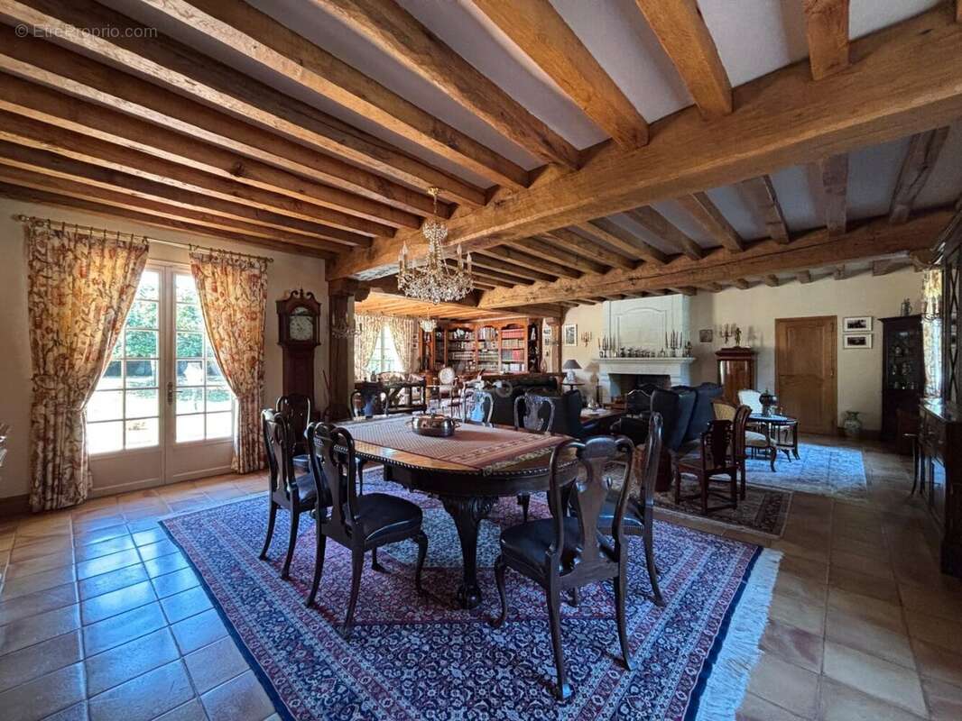 Maison à MIRE