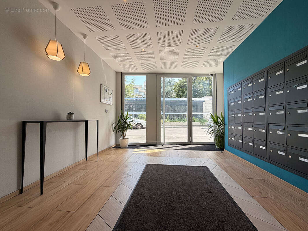 Appartement à VILLENEUVE-LA-GARENNE