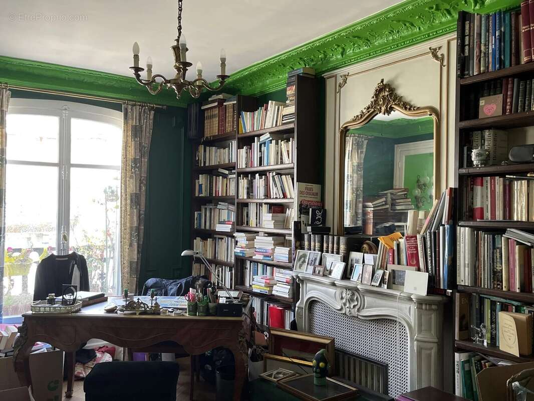Appartement à PARIS-16E