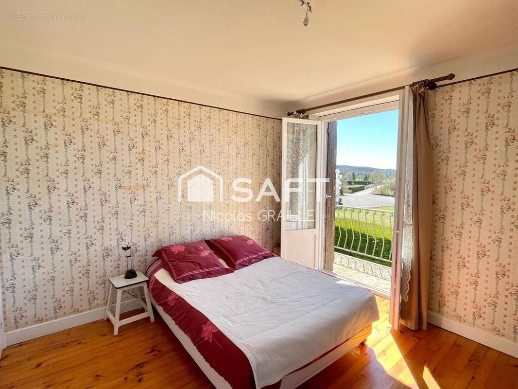 Maison 162 m² à Le Massegros  - photo 8