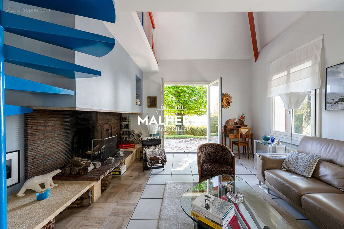 Sur les hauteurs : tres belle maison independante et familiale - photo 6