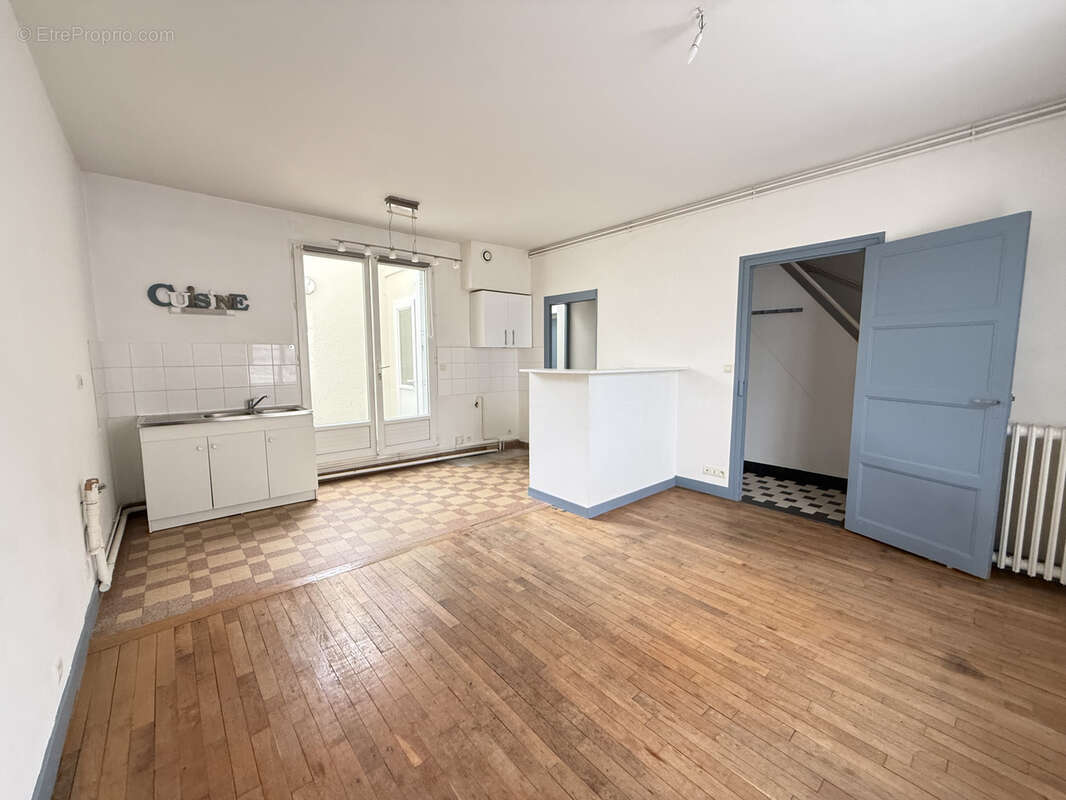 Saumur centre - photo 2