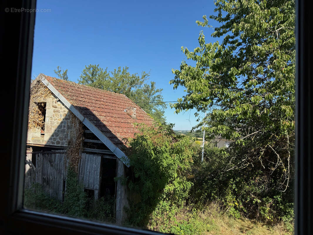 Auv 1226 : Maison typique, grange, puits, calme, vue, 3 849m2 - photo 17