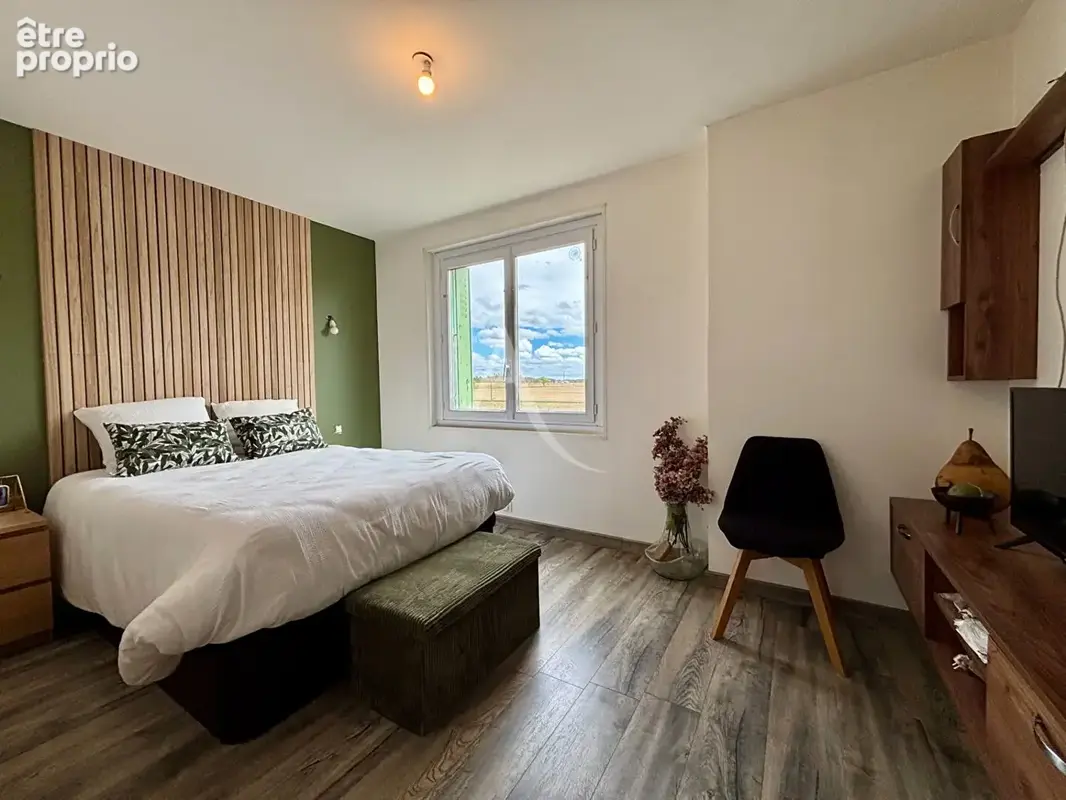 Maison rénovée avec sous-sol et dépendances - photo 9