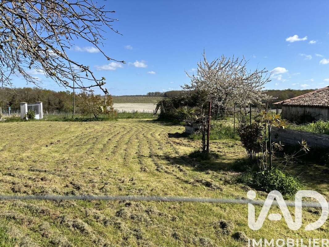 Maison 150 m² à Chenac-Saint-Seurin-D'uzet  - photo 3