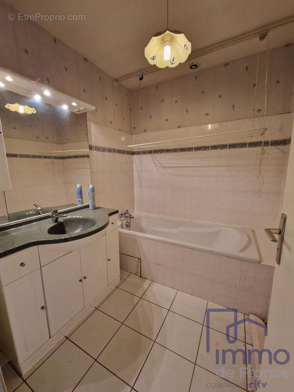 Maison à SAINT-JUST-SAINT-RAMBERT