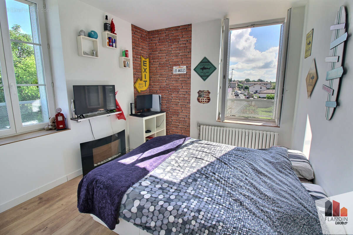 Appartement à CHARLY