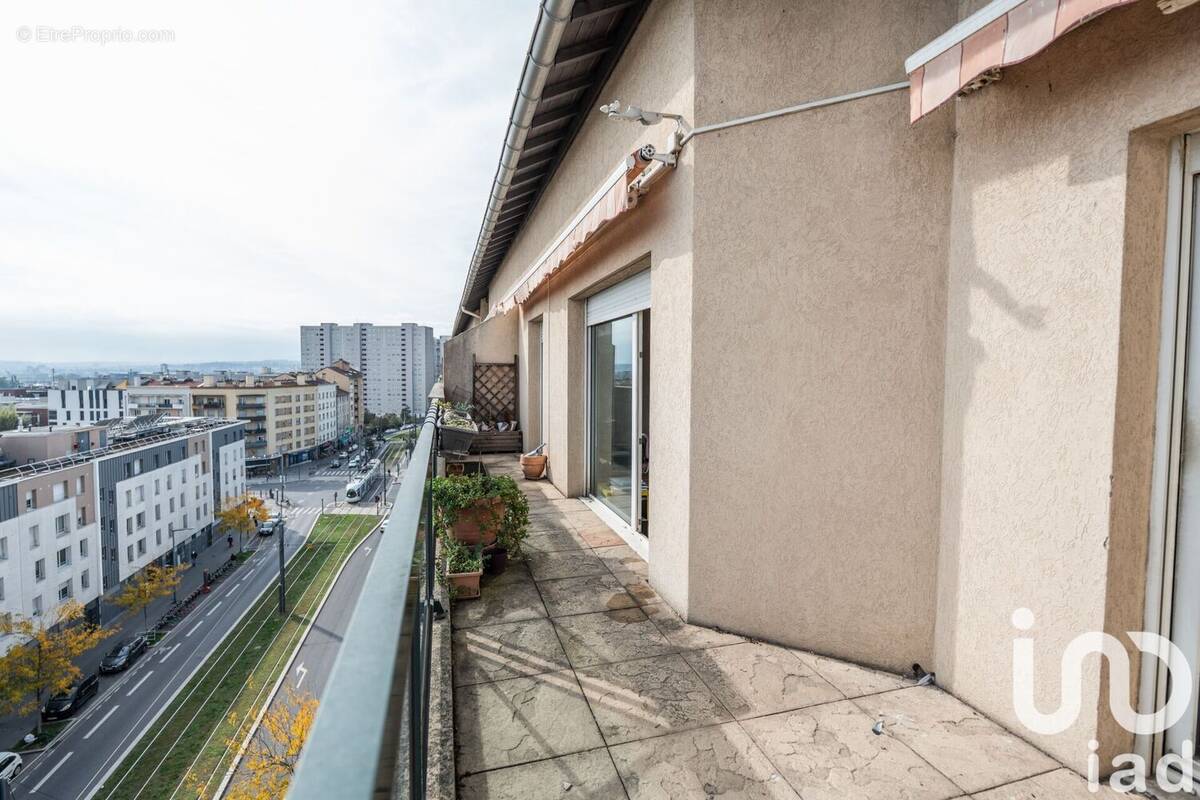 Photo 1 - Appartement à LYON-8E