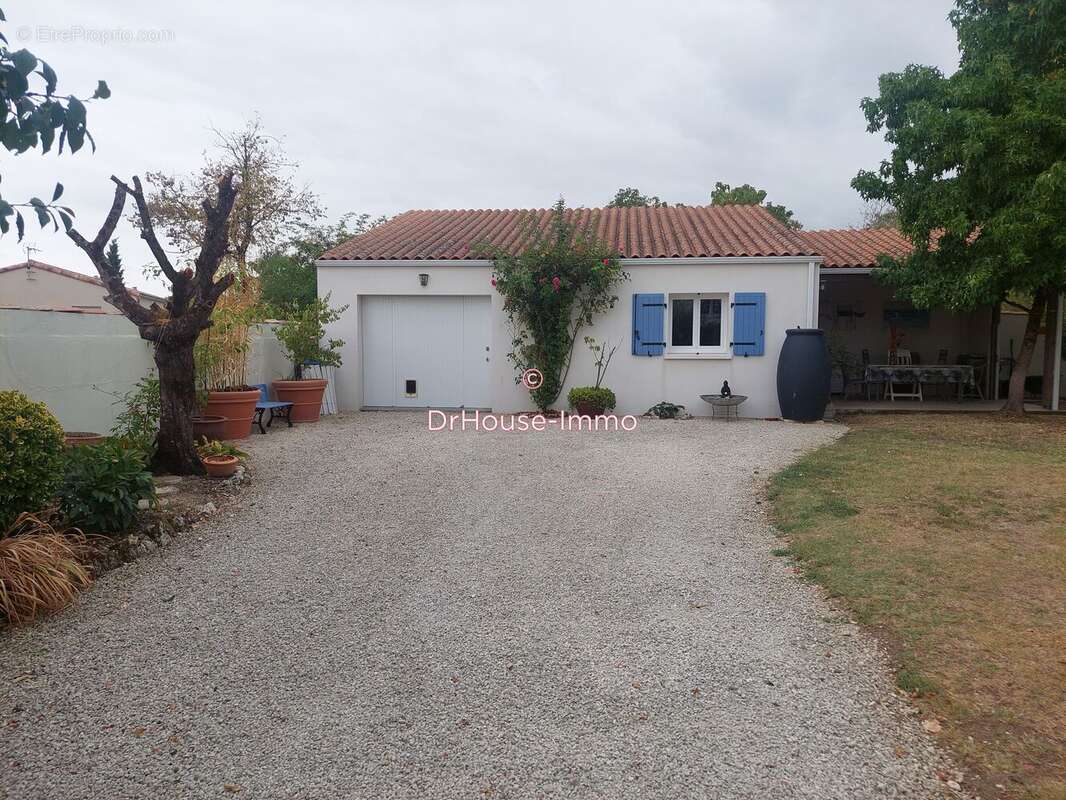 Maison à CORME-ECLUSE