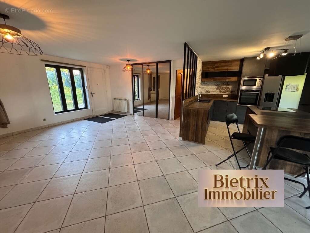 Maison à CHAMPAGNE-SUR-OISE