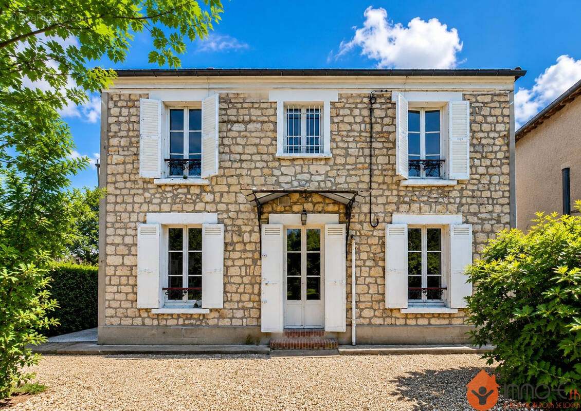 Photo Maison à Saint-Maur-Des-Fosses au prix de 820 000€