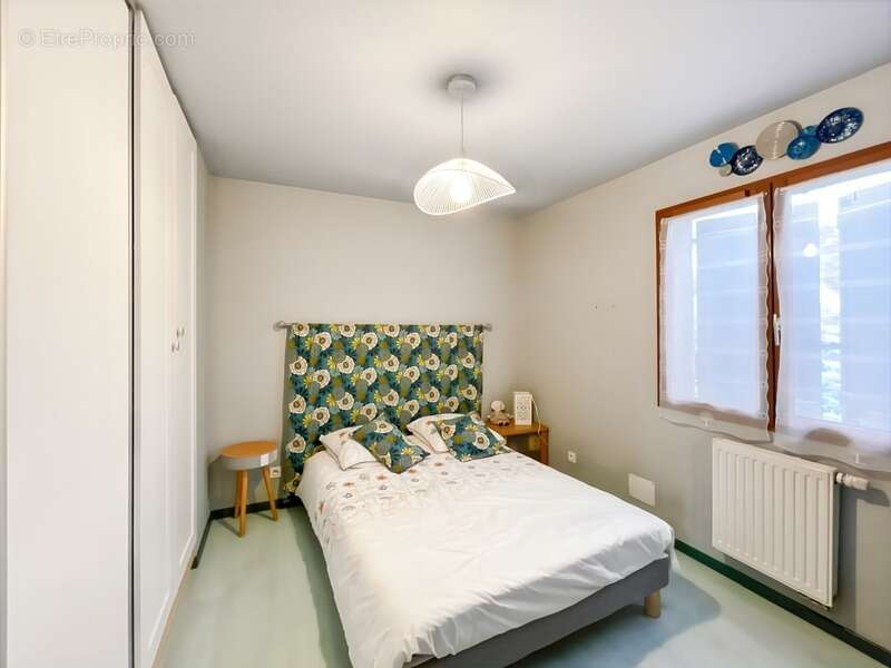 Maison à LES CLAYES-SOUS-BOIS