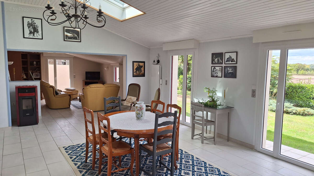 Maison à SAINT-JULIEN-DE-CONCELLES