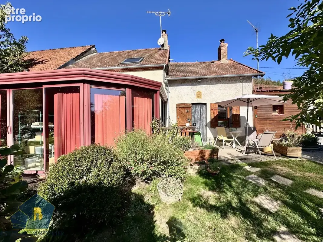 Maison 130 m² à Nouzerines  - photo 1