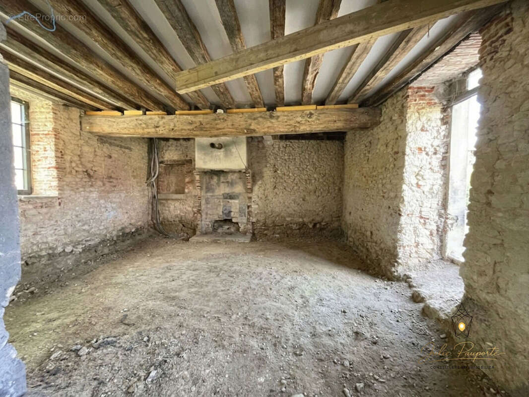 Maison à MORMANT-SUR-VERNISSON