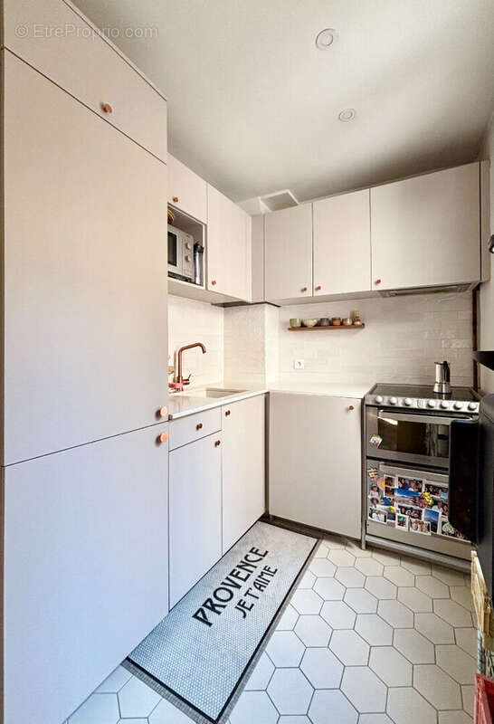 Appartement à LEVALLOIS-PERRET