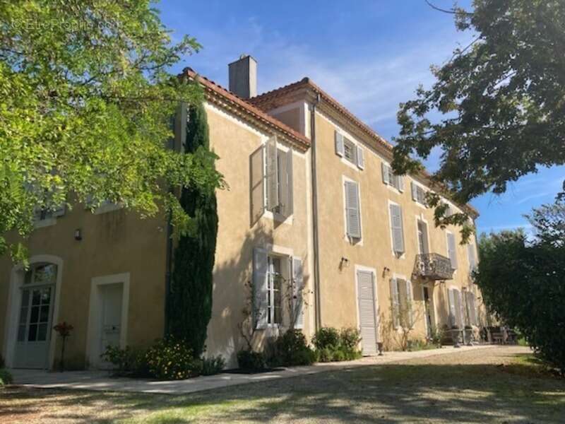 Dpt  (32) : ELEGANT CHATEAU XIX, sans travaux, bases médievales avec douves, piscine, sur 9100m2 jardin clos - photo 55