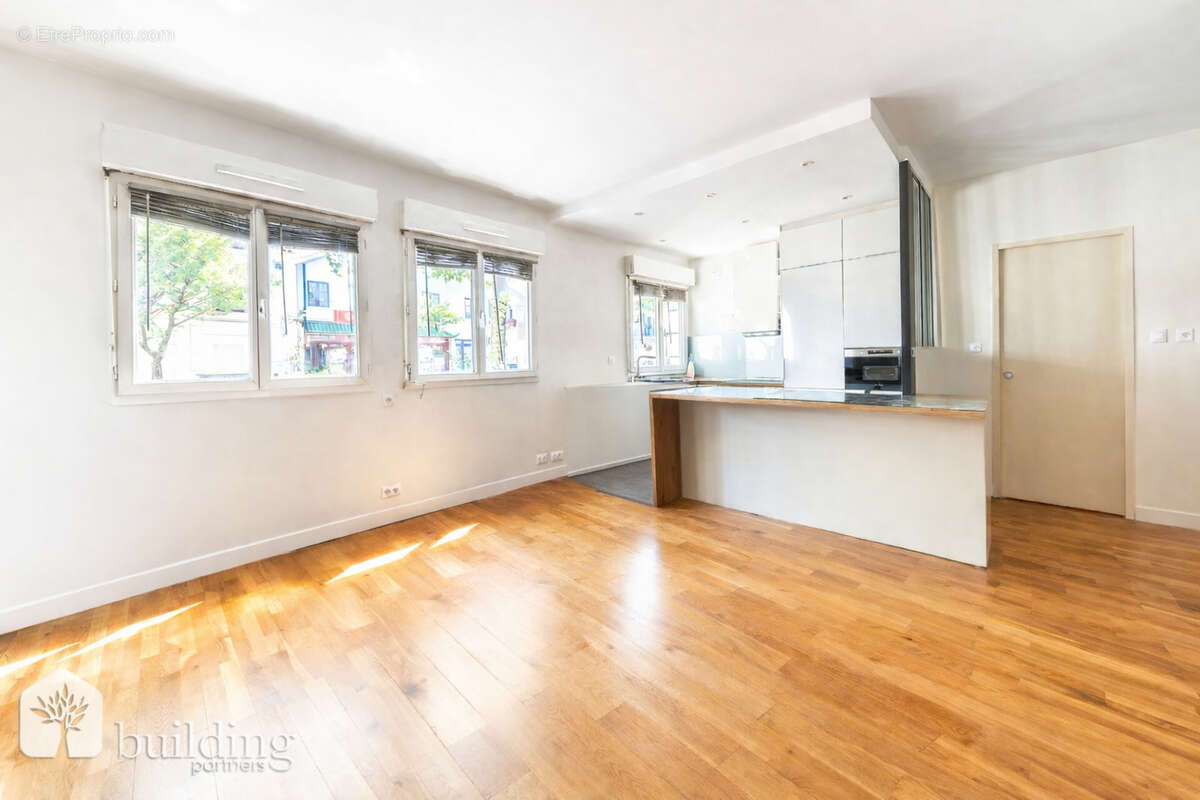 Appartement à LA GARENNE-COLOMBES