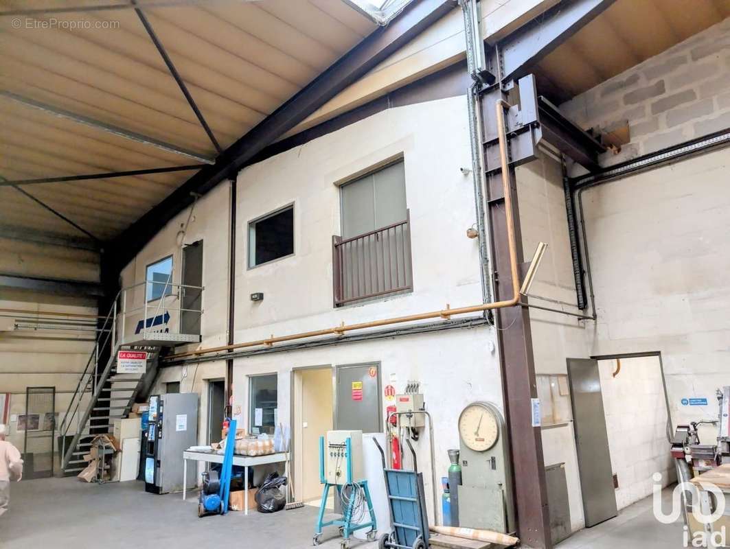 Photo 8 - Commerce à ACHERES