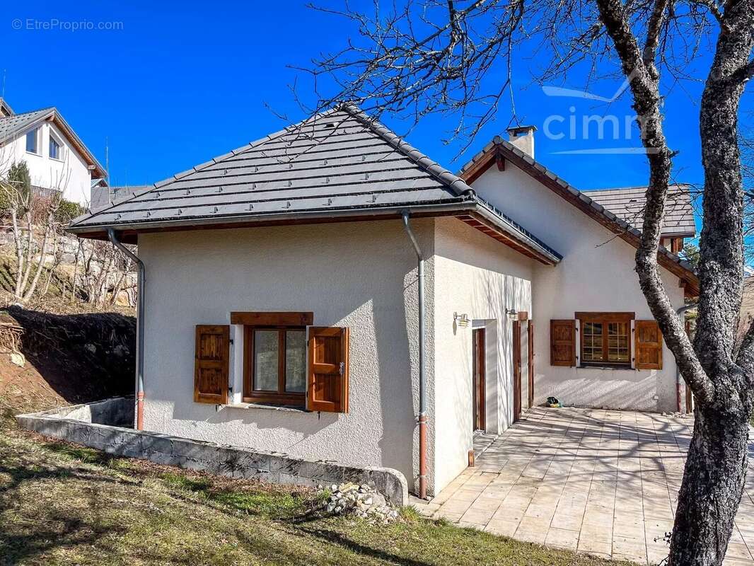 Maison à LA TERRASSE