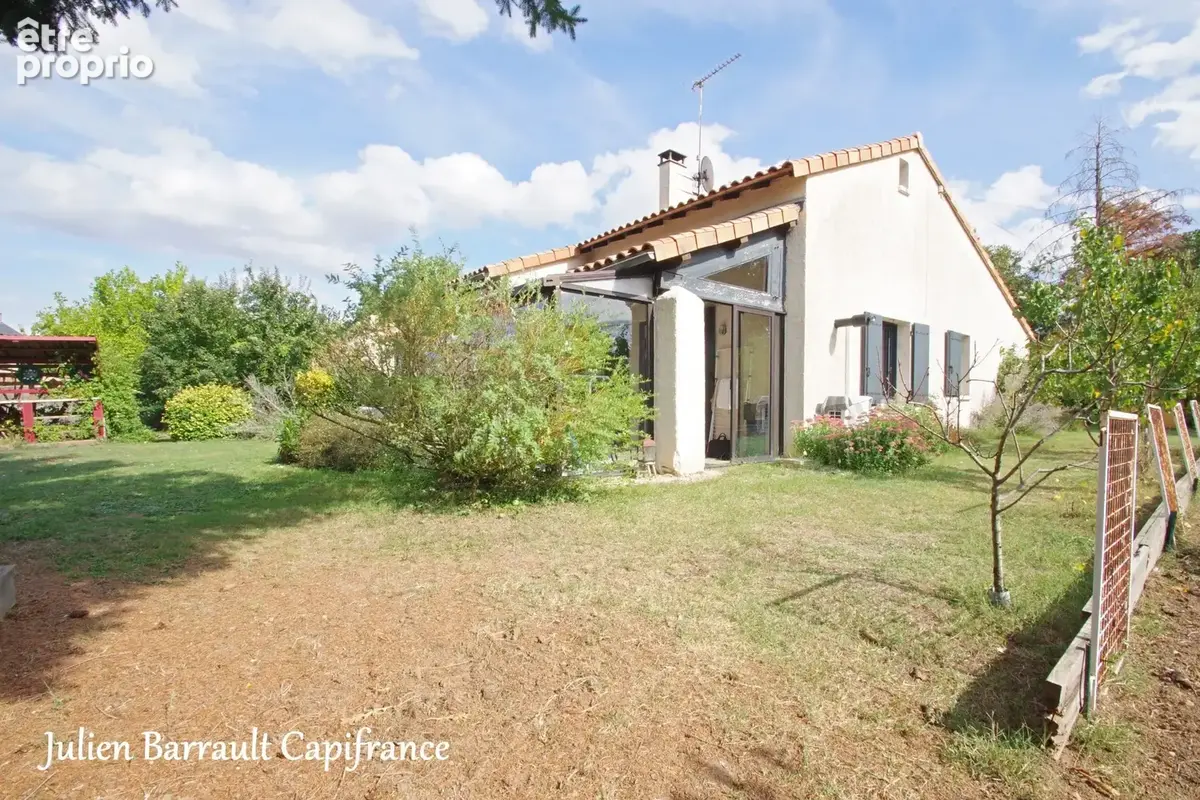 Maison familiale de 127,48 m² avec 5 chambres sur un terrain clos de 1133 m² - photo 2