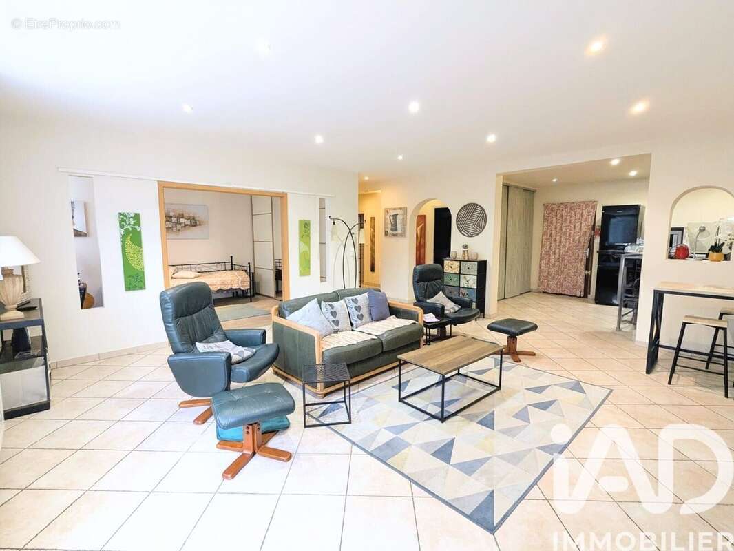 Photo 2 - Appartement à BRIE-COMTE-ROBERT