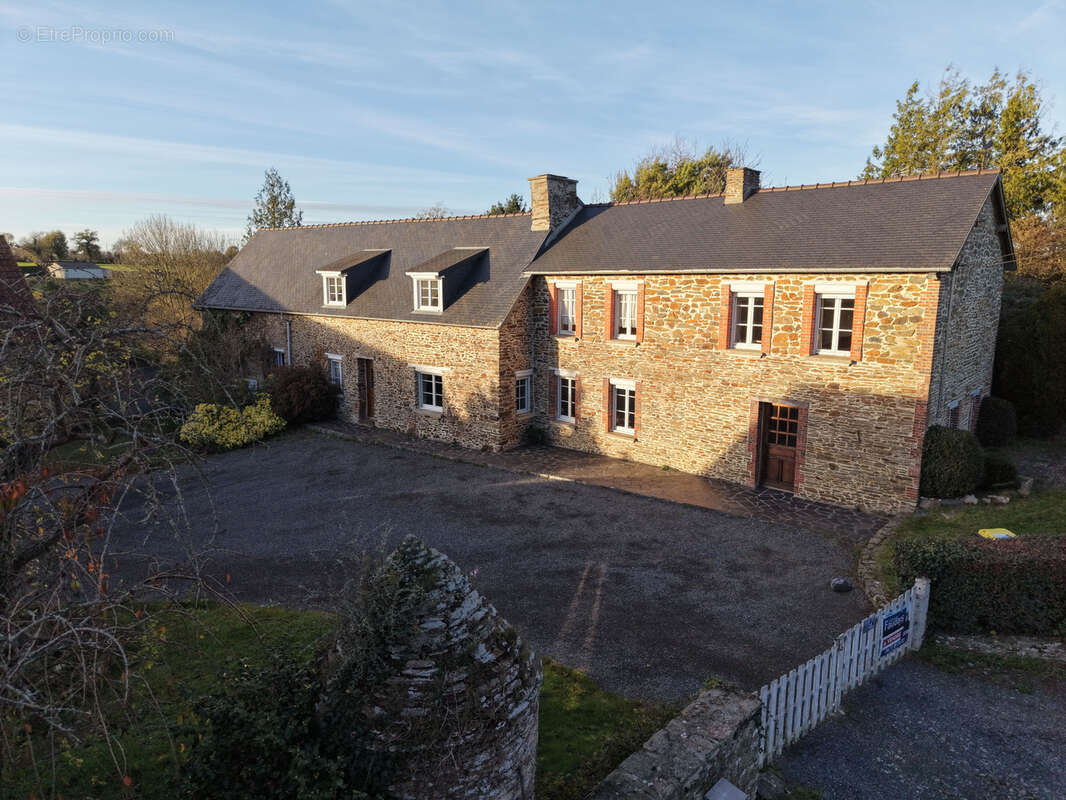 Maison à SAINT-JEAN-DE-SAVIGNY