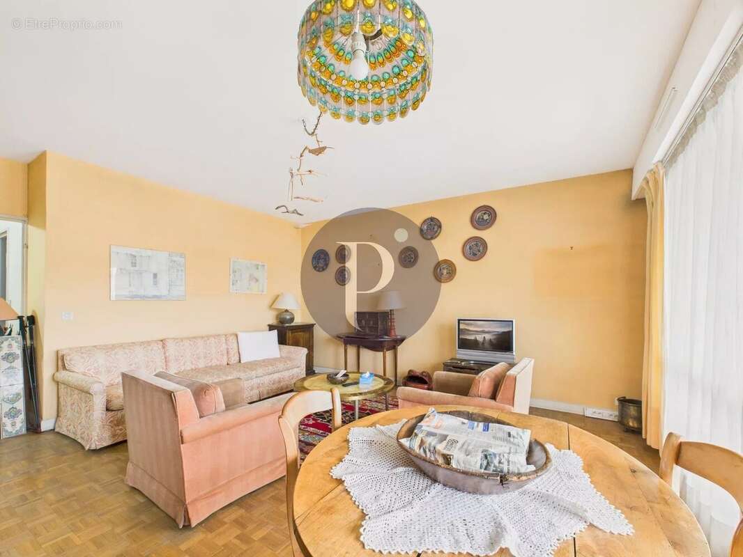 Appartement à LE PLESSIS-ROBINSON