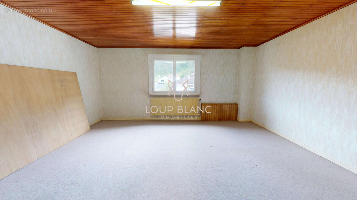 Maison à PONT-DE-ROIDE