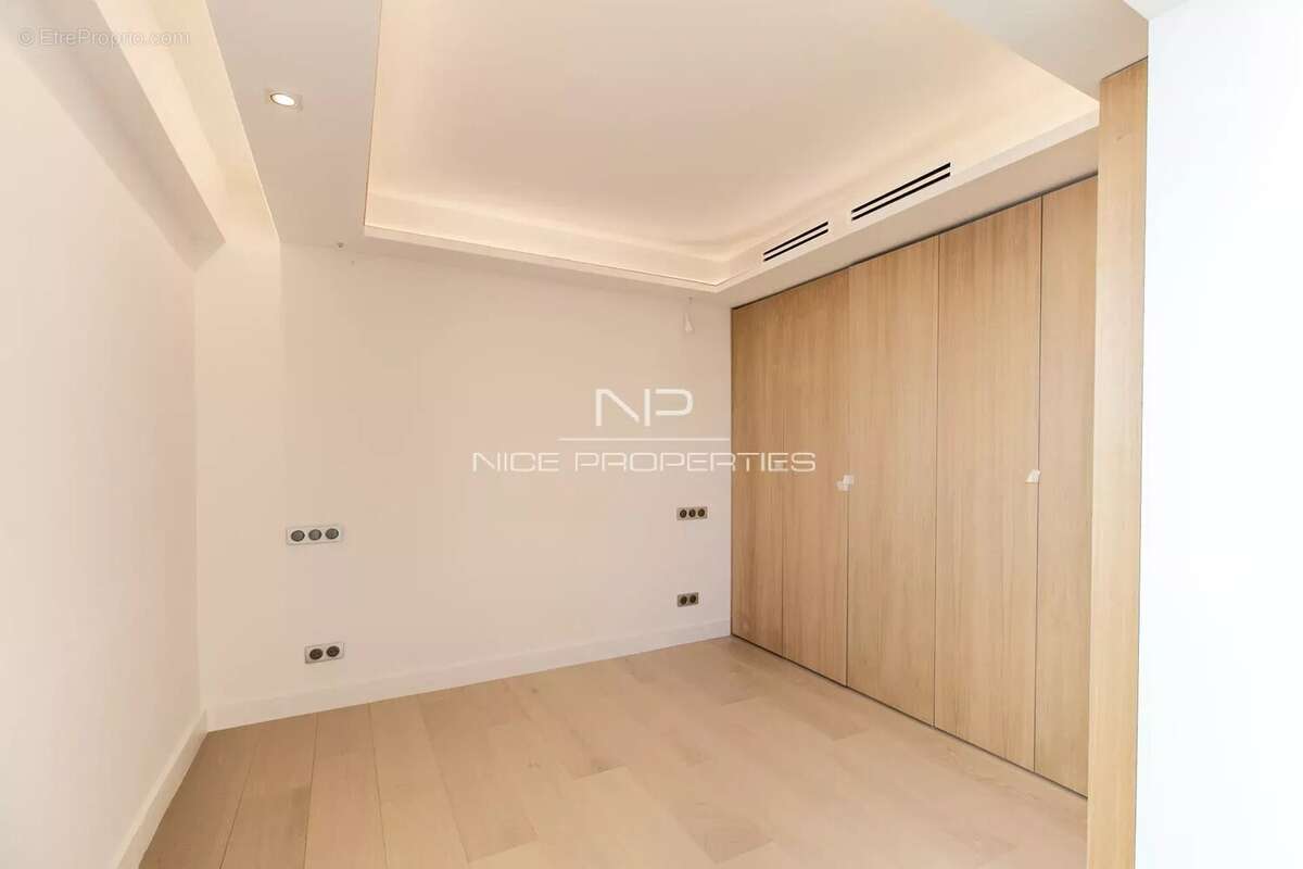 Appartement à ROQUEBRUNE-CAP-MARTIN