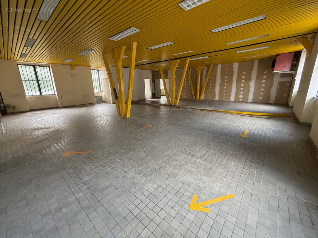 Commerce à FOURCHAMBAULT