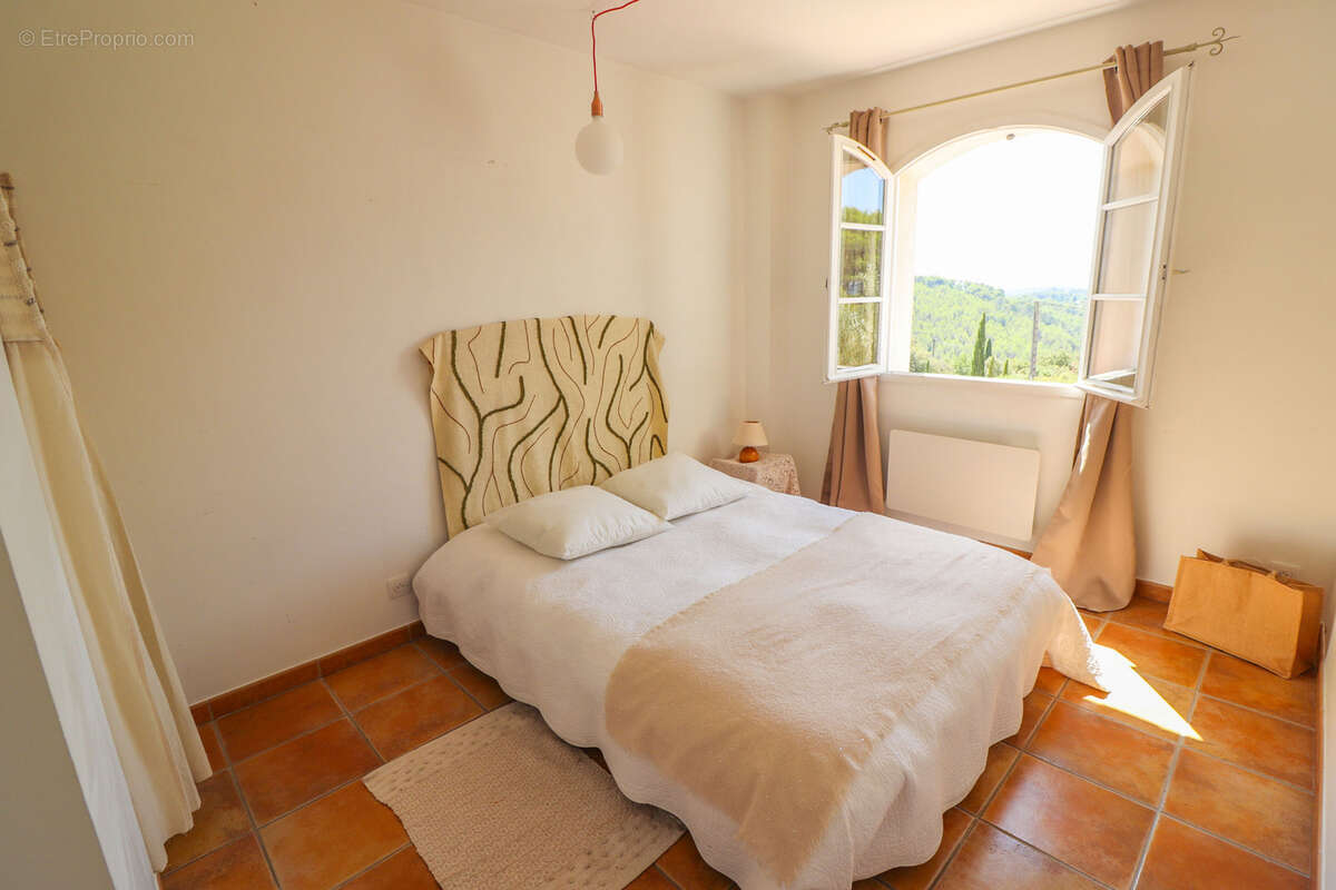 FLAYOSC PROPRIETE de 185M2 habitables avec 4 chambres, PISCINE sur plus de 4000m2 clos et paysagé - photo 20