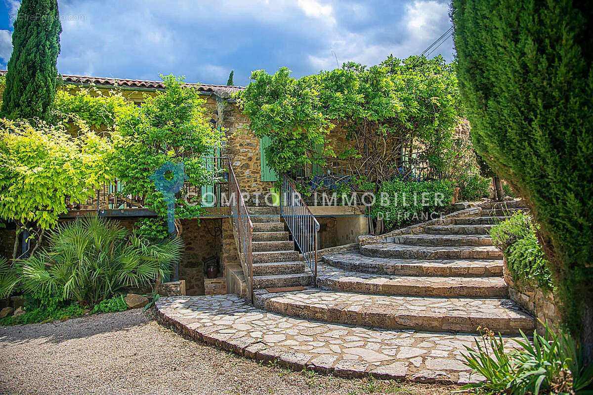 Maison à SABRAN
