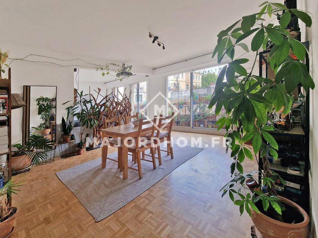 Appartement à MARSEILLE-6E